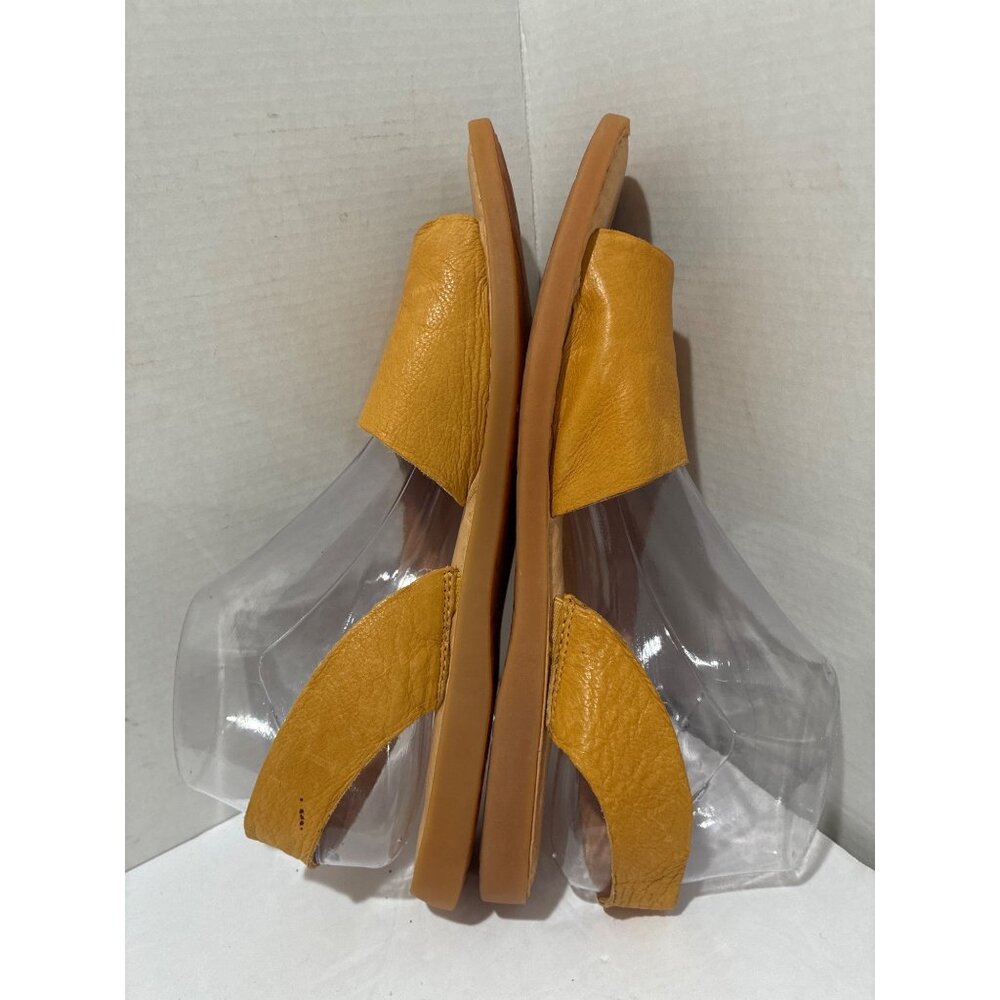 Born Women's Inlet Comfort Sandals leather flats slingback color yellow size 10 - Picture 4 of 6